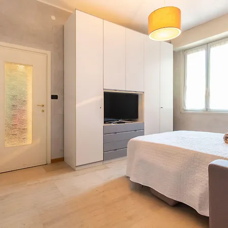 Alessia's Flat Veneziano 3