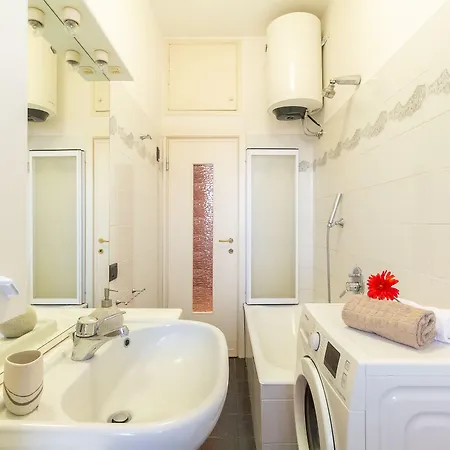 Alessia's Flat Veneziano 3 Apartment Milan